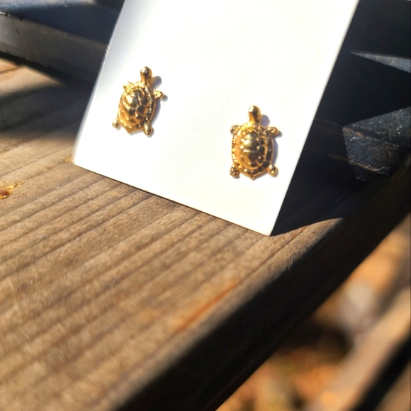 Natural Kharma by Avelon Jewelry - Turtle 🐢 stud gold plated earrings